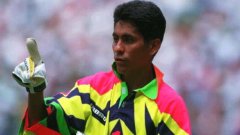Едва ли някой е забравил вратаря на Мексико Хорхе Кампос или "Папагала" от световното първенство през 1994