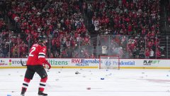 Три отменени шайби предизвикаха ексцесии в НХЛ (видео)