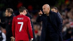 Защо Ливърпул има най-слабия баланс при статични положения и защо Слот не намира решение