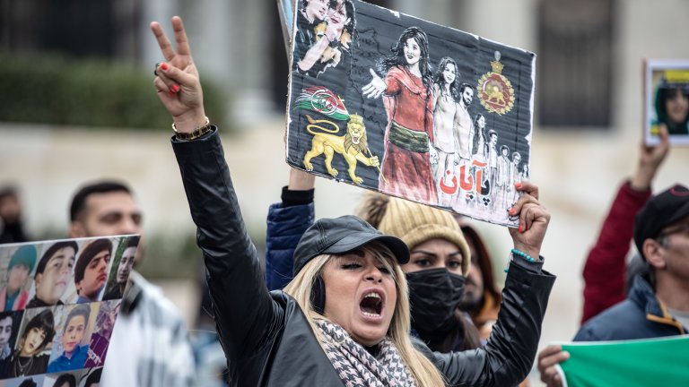 Протестите вече обединяват хора от различни професии, етноси и социални прослойки