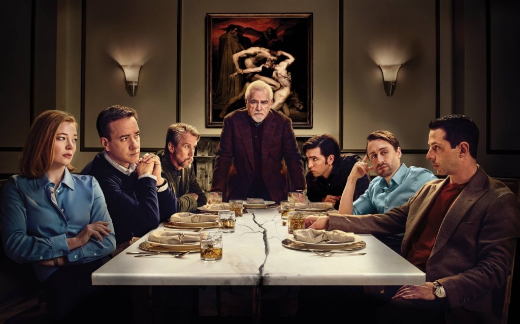 10. Succession / "Наследници"  (2018-)
Един от абсолютните хитове на HBO през последните години. "Наследници" проследява историята на семейство Рой, които контролират един от най-големите и влиятелни медийни конгломерати в света. Сериалът се занимава с важни теми като власт, политика, пари и как те съжителстват със семейните ценности.