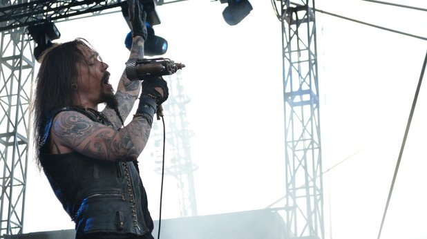 Благодрение на специфичния си стил - едновременно безкомпромисно тежък и мелодичен,  Amorphis се превръща в лидер на финския метъл
