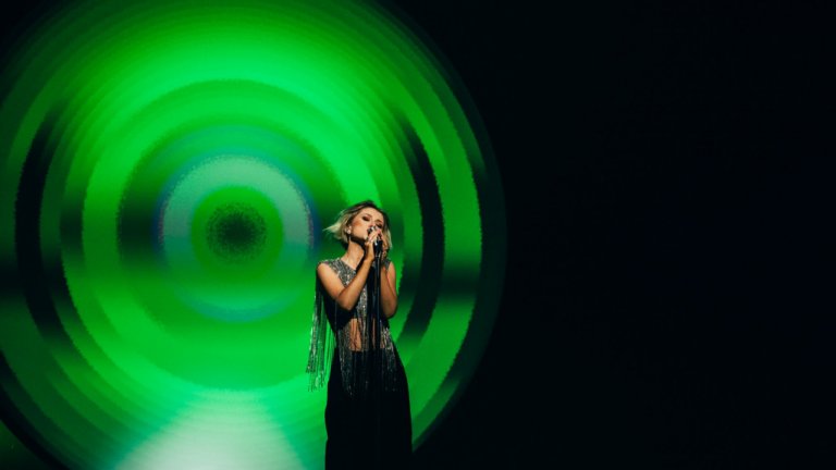 Мелодичната балада на шведката Корнелия Джейкъбс беше един от фаворитите и на журито, и на зрителите.