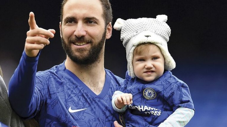 "Ще съм мазохист, ако остана във футбола след всичко, което преживях! Никой не познава по-добре от мен Меси и Роналдо"