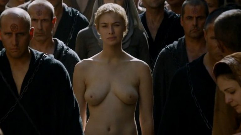 Лина Хийди в Game of Thrones

Актрисата е сваляла дрехите в поне няколко други филми, но точно в Game of Thrones (където изглежда почти всеки от актьорите рано или късно се съблича) избира да не го направи. В края на сезон 5 героинята й Церсей е напълно гола, но главата на Хийди просто е дигитално поставена върху тялото на дубльорка. „Някои си помислиха, че съм по-малко актриса, защото не си показах гърдите”, коментира по-късно Хийди.
