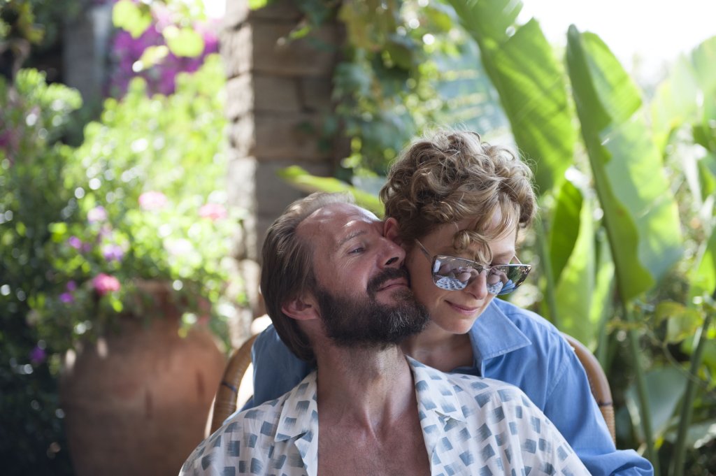16. “A Bigger Splash”  
(2015) 
Тилда Суинтън е световно известна рок певица, която е на най-красивия остров на света  заедно с любовника си, нацепеният до съвършенство Матиас Шонартс. Почивката им е обезпокоена от пристигането на бившия любовни