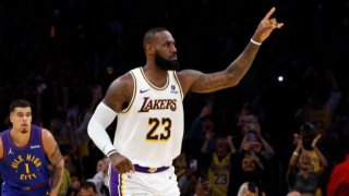 ЛеБрон Джеймс пропусна старта на подготовката на Лейкърс