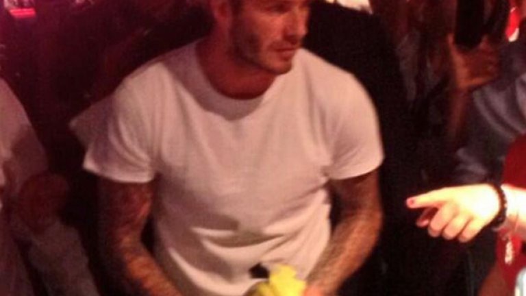 Дейвид беше една от големите атракции на вечерта, която според таблоидите е била дълга и напоителна. Преди да се отправи към ресторанта обаче, Бекс посети местен мол.