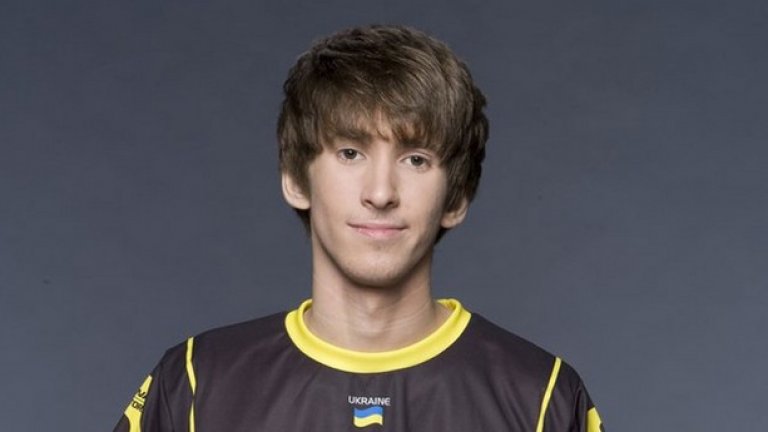 Данил "Dendi" Изхутин е най-успелият играч на Dota 2, който е извън отбора NewBee. Едва на 24 години, украинецът е професионален играч от 2008-ма година. В момента е част от отбора NatusVincere. Парите, които е взел досега са в размер на удивителната сума от 573 147 долара. Той дори е и един от тримата главни герои в документалния филм "Свободни да играят", който през 2014-та проследява историята на няколко състезатели на турнир по Dota 2 в Германия