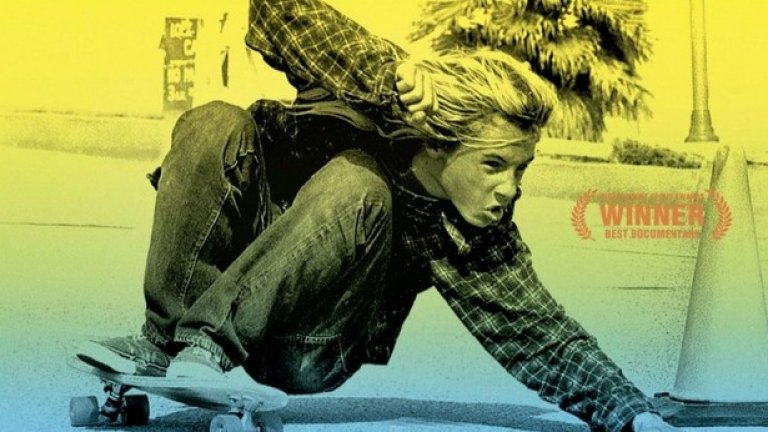 Dogtown and Z-Boys

Този документален филм от 2001 г. е носител на няколко награди и е режисиран от Стейси Пералта. Той изследва скейтборд тима Zephyr през 1970 г. (на който Пералта е член) и развитието на скейтборда като спорт. Филмът разказва историята на група тийнейджъри и тяхното влияние върху историята на скейтборд и сърфинг културата.