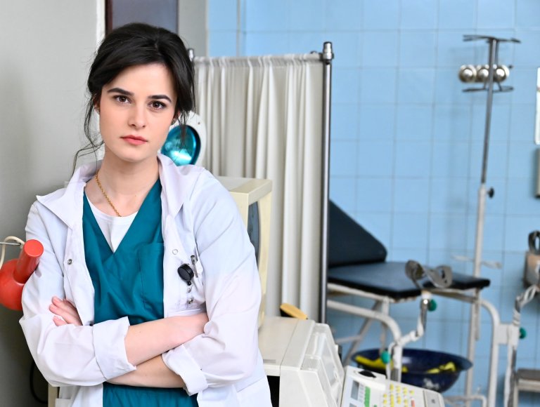 Ванеса Пеянкова в ролята на д-р Маргарита Луканова