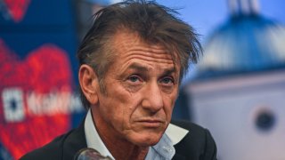 Шон Пен се насочва към документалното кино