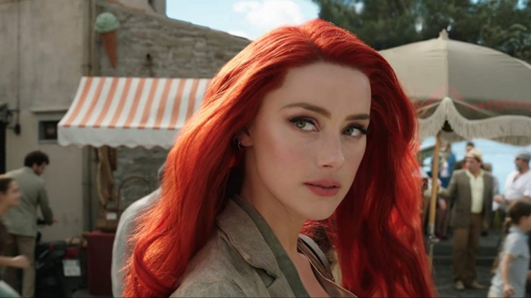 Президентът на DC Films свидетелства, че е било обсъждано актрисата да бъде сменена с друга