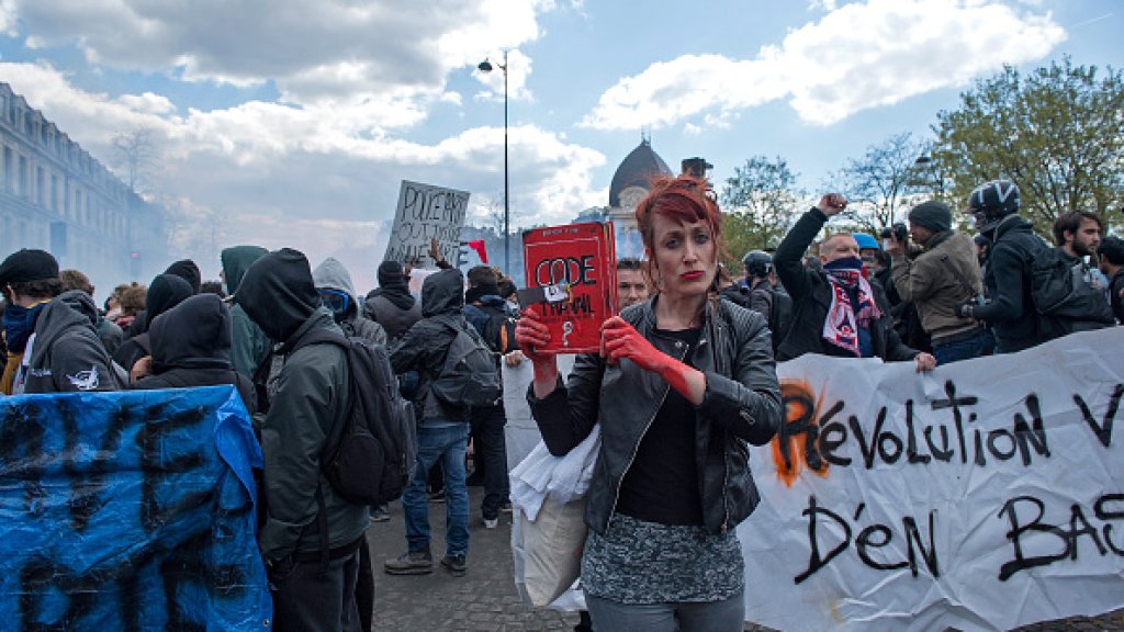 протест в париж