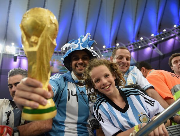 Аржентинците дразнят бразилците, ще им отнесат купата. Остана един мач, може и да се случи...