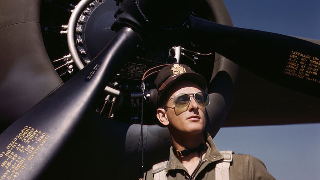 793px-Lt_Mike_Hunter_1