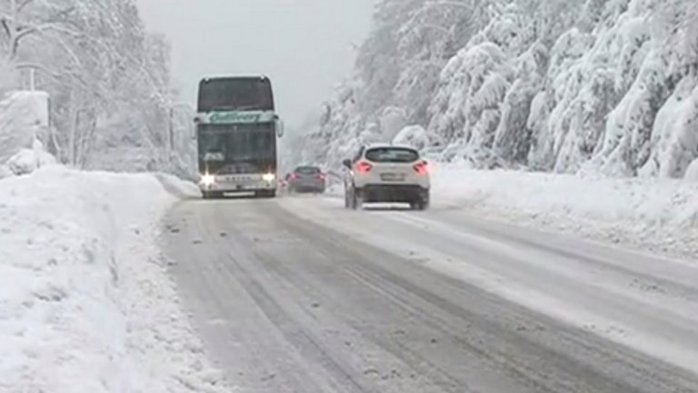 Бедствено положение в област Смолян заради снега