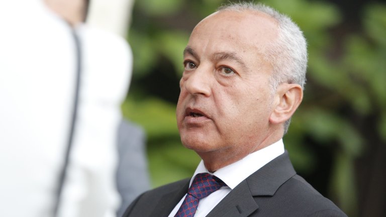 Служебният премиер е в наводненото Каравелово