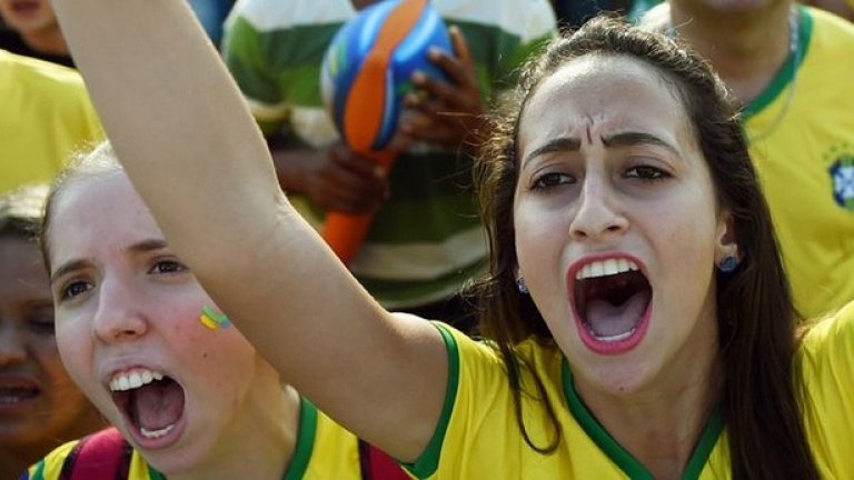 16.	Виковете на публиката в Бразилия са на смущаващо високи честоти
Да, те са доста екзалтирани. Може би малко прекалено.