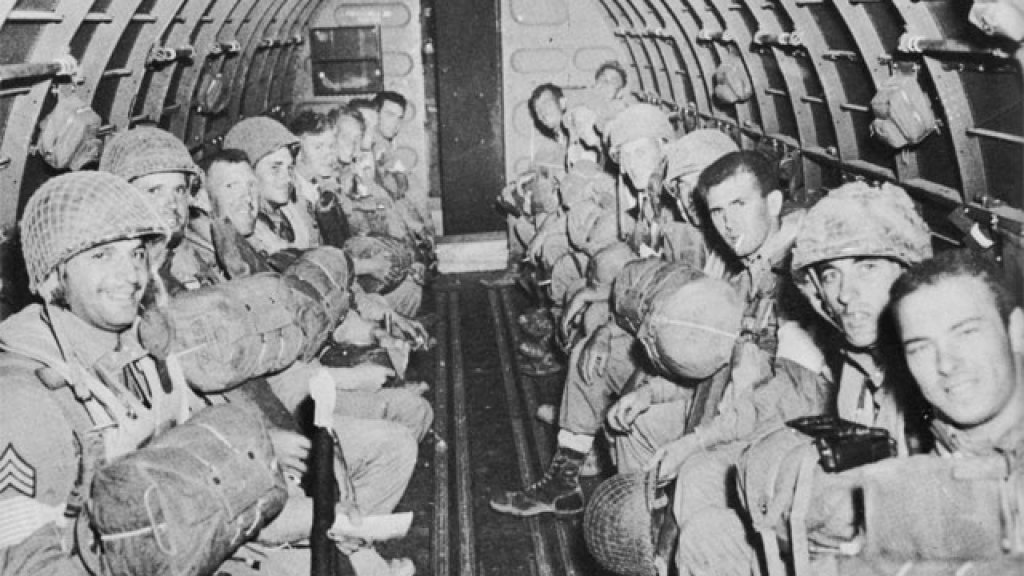 US_paratroops_bound_for_Sicily