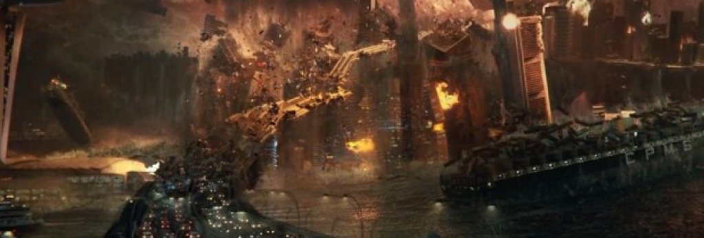 Independence Day: Resurgence (Денят на независимостта: Нова заплаха)
24 юни
Уил Смит няма да се завърне за новото извънземно нашествие, но Бил Пулман и Джеф Голдблум са тук, както и Роланд Емерих на режисьорския стол. Към тях се присъединяват Лиъм Хемсуърт и Шарлот Генсбур.
20 години след излизането на първия филм, продължението едва ли ще повтори неговите успехи, но все пак може да се окаже забавен летен хит, в който американците за кой ли път спасяват цялата планета от чуждоземна опасност.