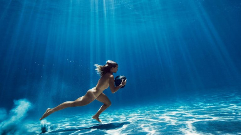 Къртни Конлог, сърфинг