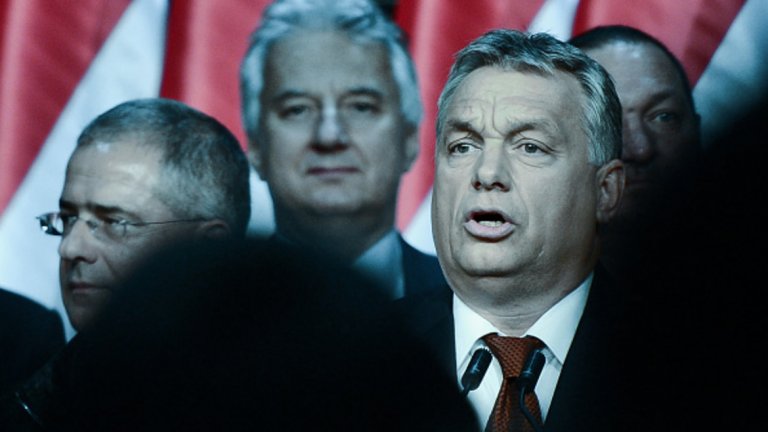 Виктор Орбан отговори на критиките от партньорските партии в няколко държави от ЕС, като нарече опонентите си в ЕНП "полезни идиоти"