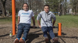 Ледени душове и топ филми за лятна форма с Драго и Павел