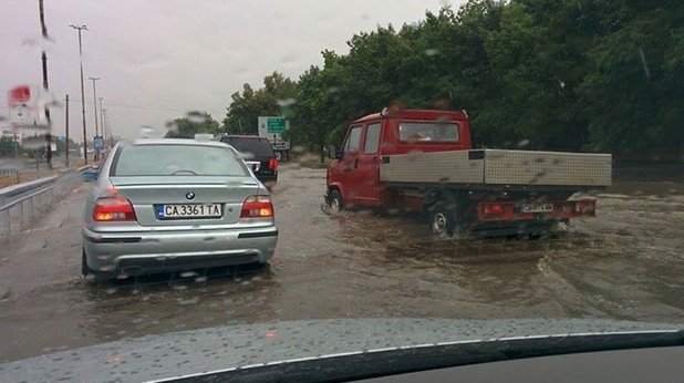 Новото "Цариградско шосе" под вода