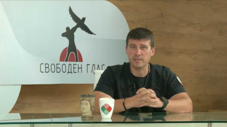 Във видеото Ивелин Михайлов твърди, че Марков му е казвал в прав текст, че за нещата, които говори, може да попадне в затвора за 10 години. Марков неколкократно е призовавал собственика на "Исторически парк" да се откаже от политиката и да остави политическите дела на него. 