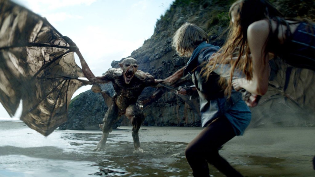 The Shannara chronicles: Ако това, което ви харесва най-много в GOT, са белите бродници и драмата покрай тяхното нахлуване, вероятно ще харесате този сериал. MTV са похарчили доста пари, за да реализират на екран книгата на Тери Брукс, включвайки в актьор
