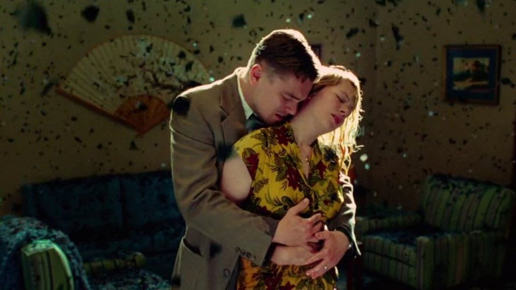 "Злокобен остров"/ Shutter IslandПсихологическият филм на Скорсезе ще остане завинаги в историята заради своя повдигащ въпроси финал. Зад кадър обаче също има доста интересни истории - като тази, че Скорсезе взима Марк Ръфало за ролята на Чък Аули, след като вторият му пише писмо, в което разказва колко голям фен е на режисьора. Преди да започне да работи с него и с Ди Каприо, Скорсезе ги събира на прожекция вкъщи и им пуска филма "Лаура" - ноар от 1944 г., за който той казва пред The Daily Telegraph, че е бил най-голямото му вдъхновение.