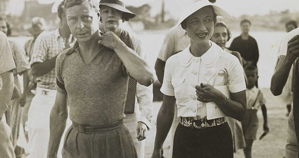 King_Edward_VIII_and_Mrs_Simpson_on_holiday_in_Yugoslavia,_1936