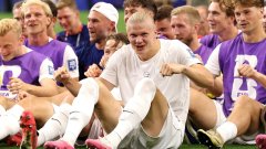 Защо футболният отбор на страната и феновете му са големият фурор на Световното