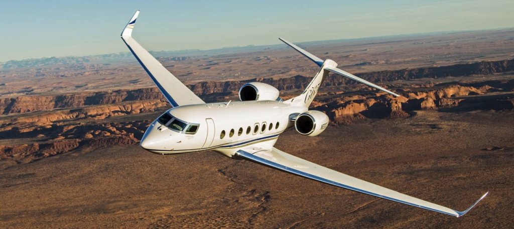 Gulfstream G650
Цена: $65 милиона
Това вече е най-големият, бързият и скъпият частен джет, който можете да си купите. Той ще ви закара от Лос Анджелис до Токио и ще му остане гориво. Пилотите имат най-голямото предно стъкло, най-добрата авионика и седал