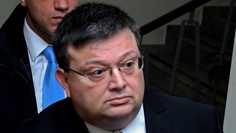 Цацаров отказа да посочи името на прокурора, който спря първото разследване по аферата за разпространяване на класифицирана информация
