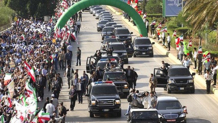 Президентът на Иран пристига на посещение в Бейрут в луксозни лимузини