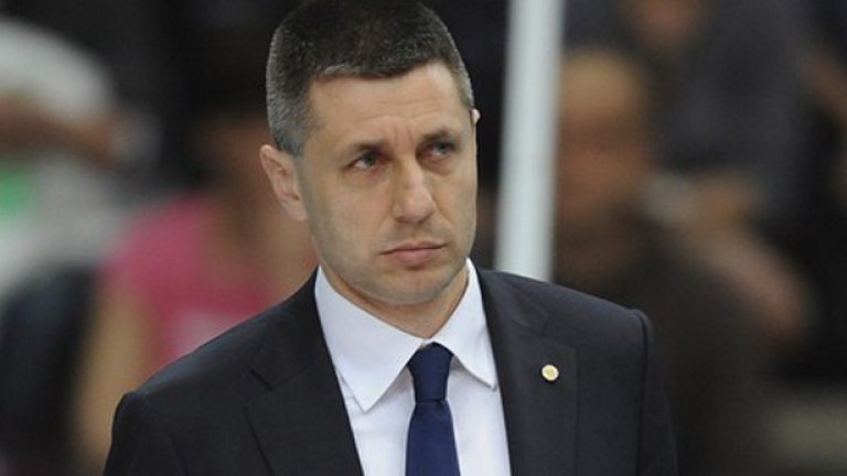 Радостин Стойчев обяви имената на 14-те състезатели, които ще представят България на Евроволей 2011