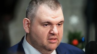 Напрежението бързо ескалира и депутатът от ПП-ДБ подчерта за Пеевски, че "хората казват да се маха"