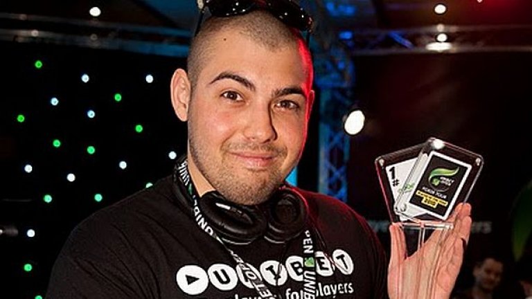 Симо с наградата за Играч на 2010 в турнирната верига Unibet Open