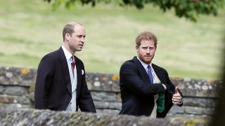 сватбата на пипа мидълтън, принц хари, принц уилям