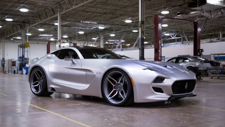 Под новата каросерия, дело на Хенрик Фискер се крие Dodge Viper