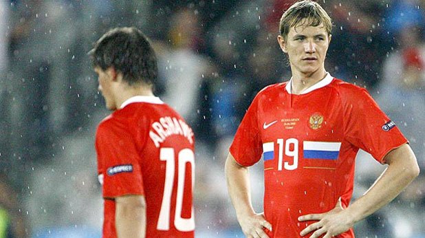 Руските национали Павлюченко и Аршавин също трябва да си търсят нови клубове