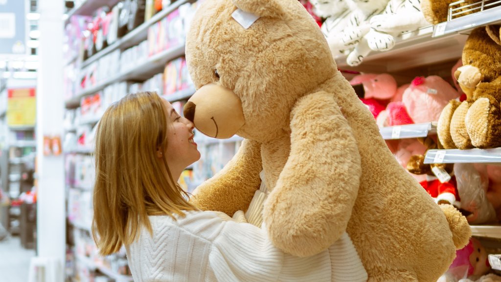 adult-bear-blonde-1860160