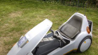 Sinclair_C5_with_high_vis_mast