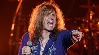 Прочутите песни, които станаха хитове години след като бяха издадени