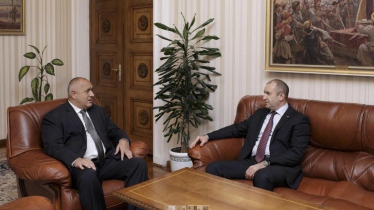 Дисциплината е задължителна за всички... Почти всички.