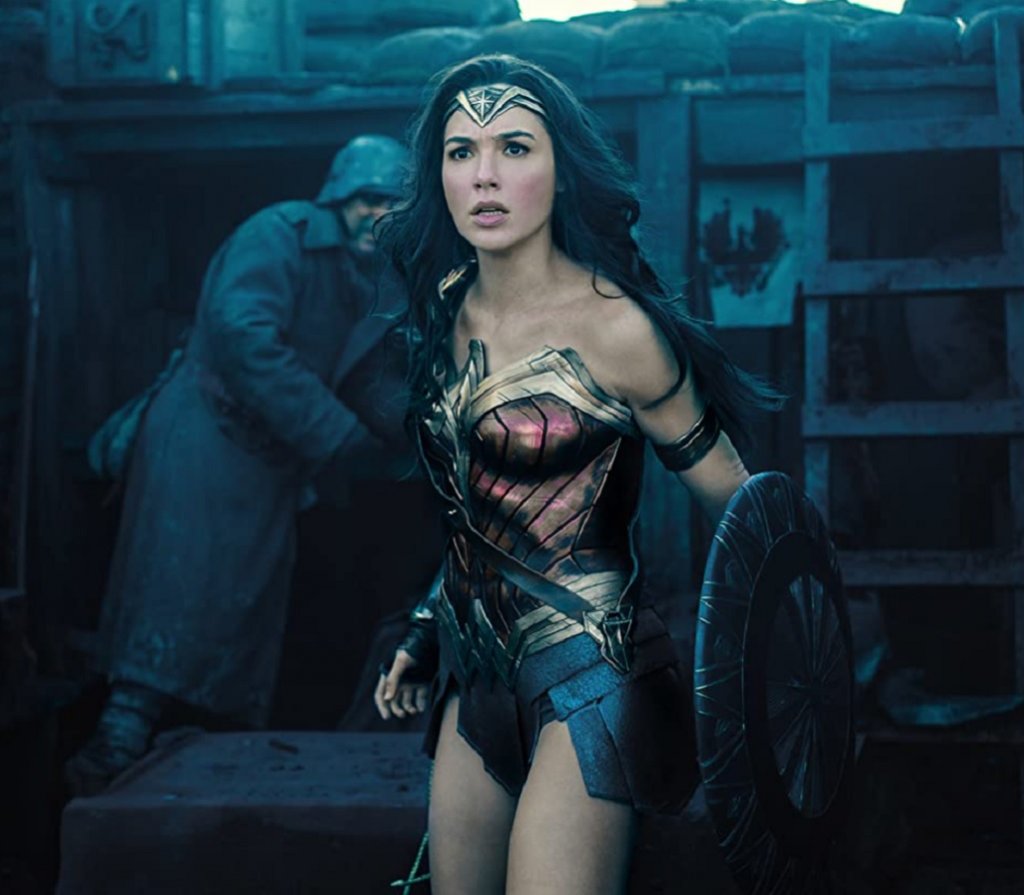 Гал ГадотДа, Гал Гадот грабва погледите с второстепенните си роли във франчайза "Бързи и яростни" и "Истинска измама". От бившата Мис Израел като че ли не се очаква да се прочуе повече от това, докато не е избрана за ролята на Даяна в "Жената-чудо". Оттам нататък никой фен не може да си представи друга в супергеройския образ…