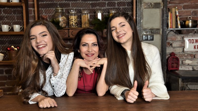 Операция "Майки и дъщери": Ива Дойчинова, Ида и Мина