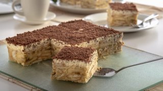 Далеч по-разточителна от българския ѝ вариант